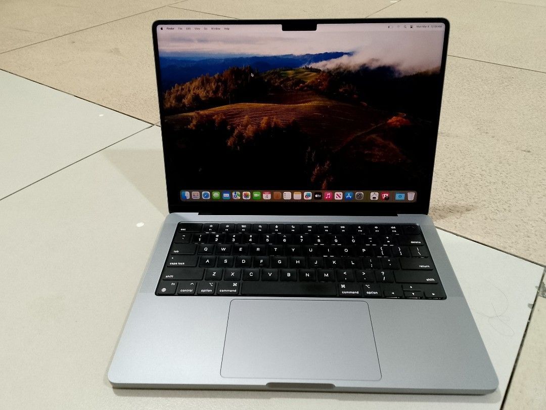 2021 Apple MacBook Pro M1 Max/64gb RAM/1tb