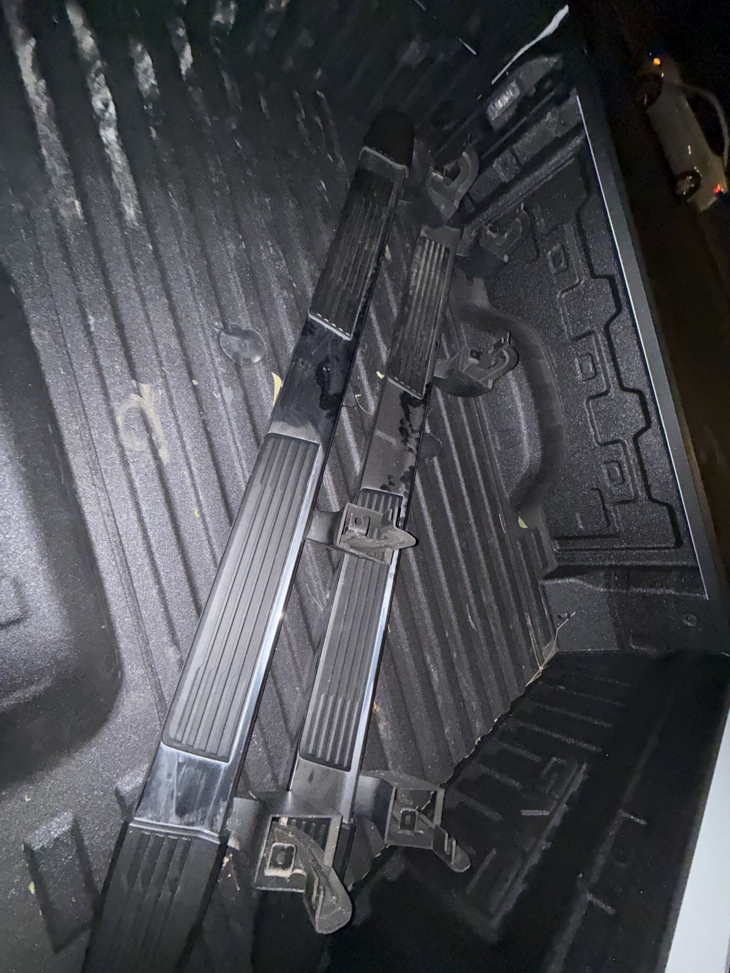 OEM GMC/ Silverado 2500 Running Boards