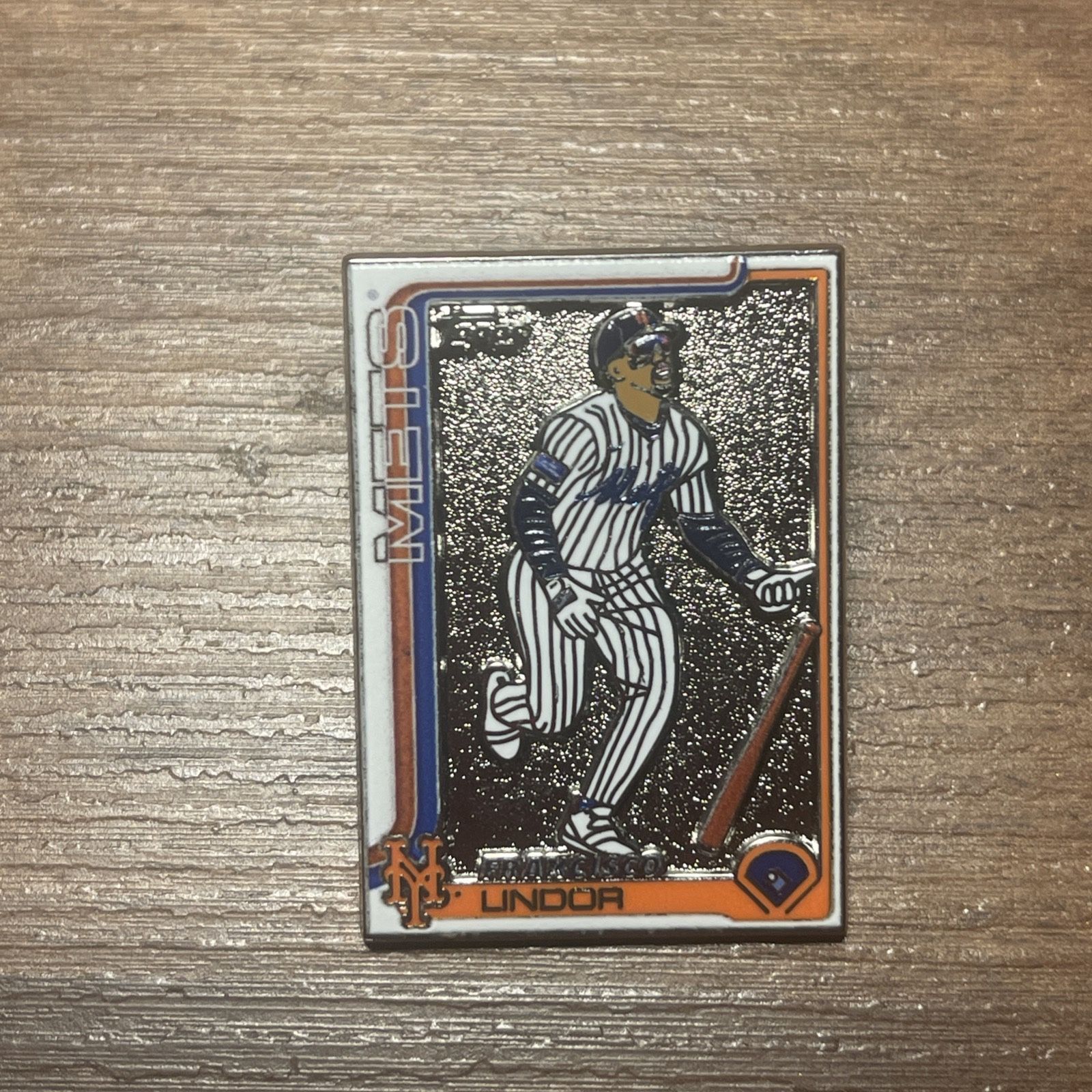 2025 Topps Series 1 Superbox Francisco Lindor Exclusive Enamel Pin New York Mets