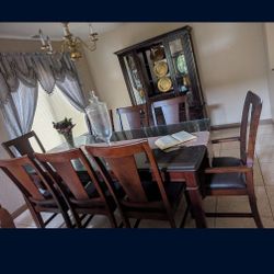 8 Seater Dining Table With China