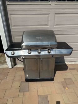 *Delivery Available* Charbroil infrared bbq
