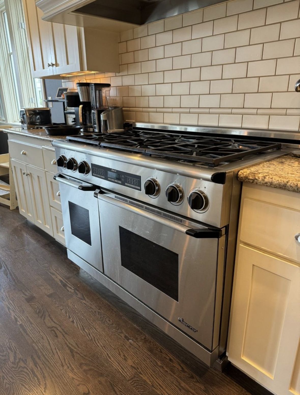 Dacor 48" (ERD48) Dual Fuel Range with Griddle and Convection Oven for Sale in Seattle, WA OfferUp