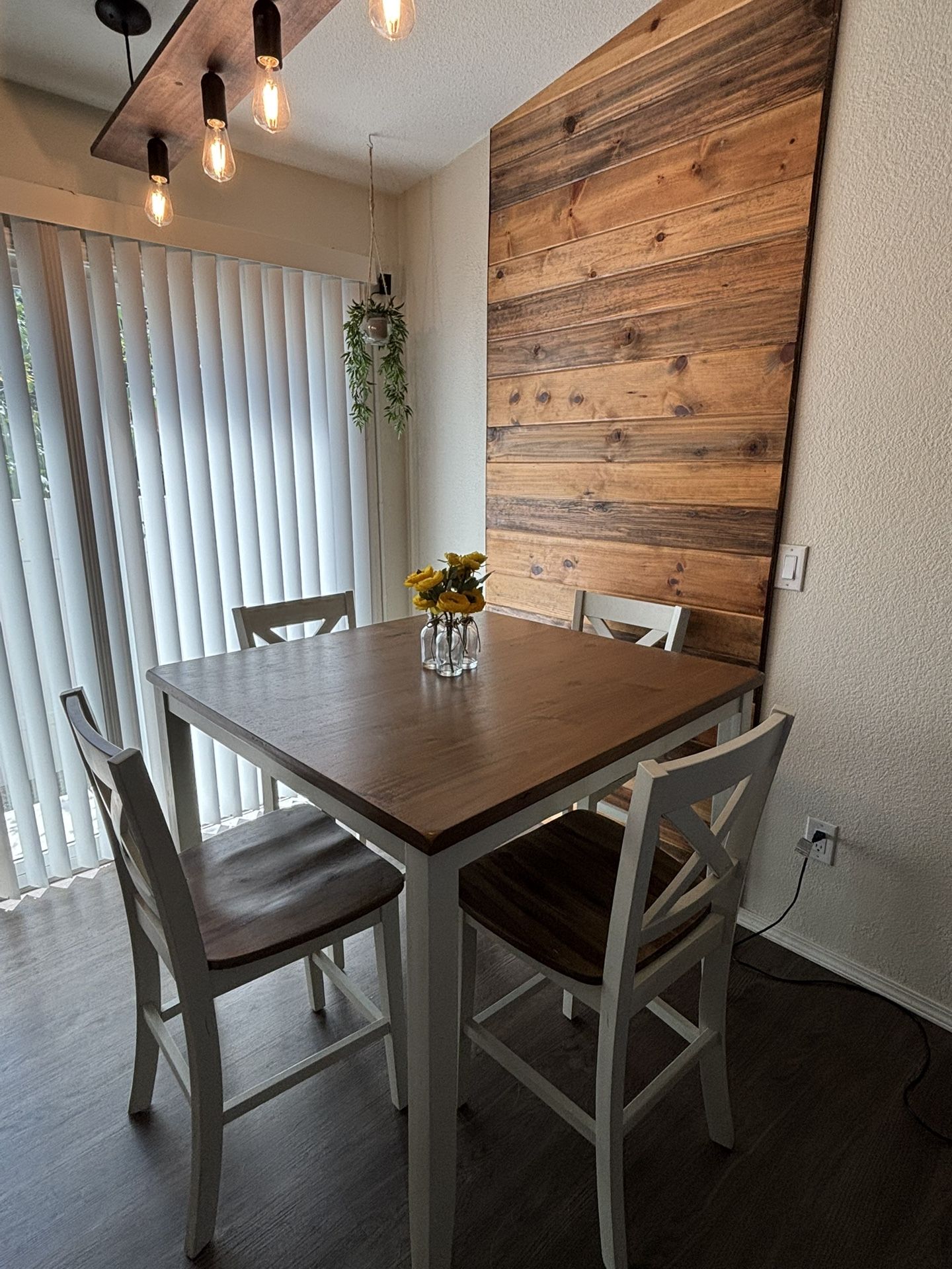Dinning Room Table 