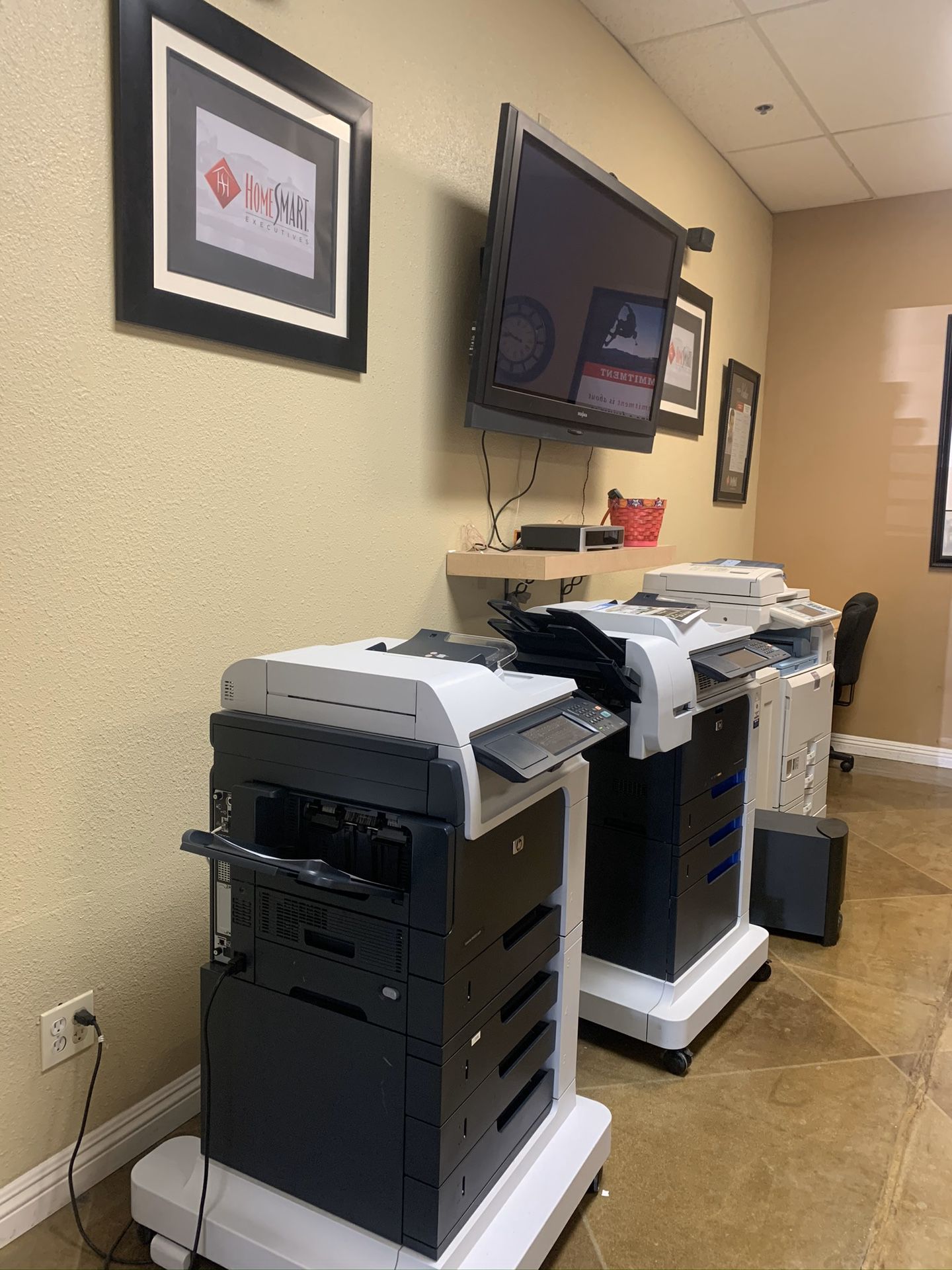 Nice biggest Printer and copies $450 touchscreen WiFi