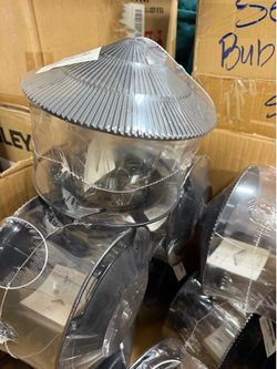 Bird feeder 📍$3 multiples available