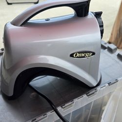 Omega Masticating Juicer