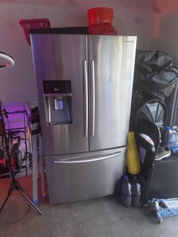 Samsung Stainless Steel French Door Refrigerator – Great Condition