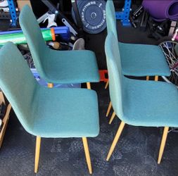 4 Dining Room Chairs