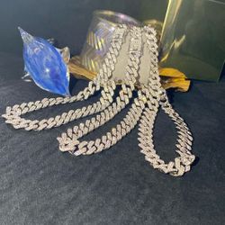 Three-piece Italiano link lab ice stones 20 inch