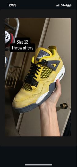 Air Jordan 4 lightning size 12