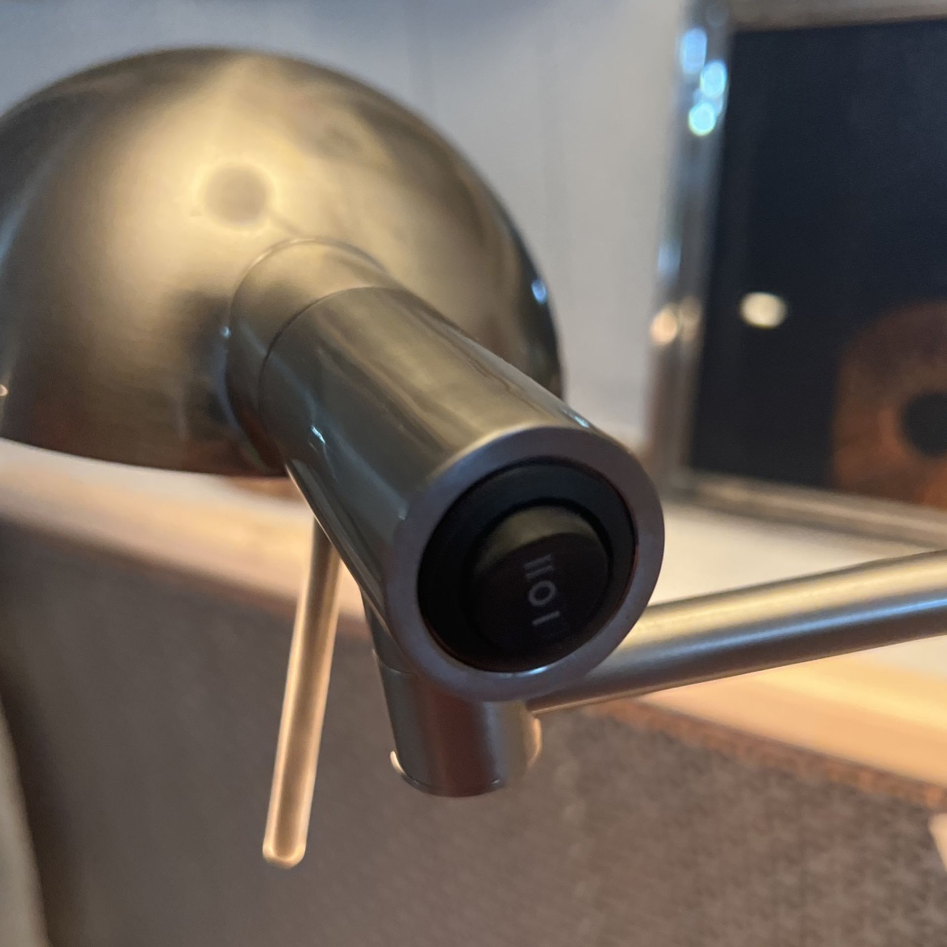 Minimalistic Chrome Led Double Lamp