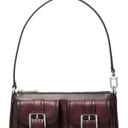 Cute leather mini bag by Michael Kors Small, stylish, and adorable 💖 Perfect for everyday use 