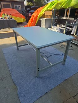 GLOBAL INDUSTRIAL LAB WORKBENCH
