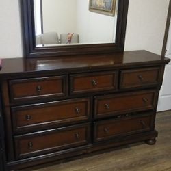 ASHLEY PORTER DRESSER WITH MIRROR