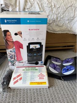 Singing Machine Bluetooth Karaoke Machine Microphone 30 CDs