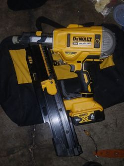 Dealt cordless nail gun