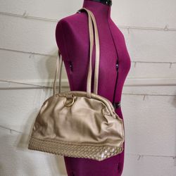Vintage Gold Woven Clamshell Shoulder Purse/Bag / Measures: W 14" x L 8"