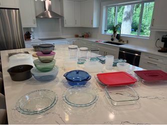Large Bakeware & storage Lot – Glass Dishes, Pans & Containers