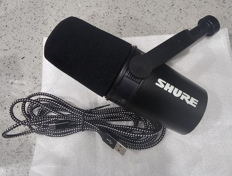 Shure MV7 USB Microphone for Podcasting, Recording, Live Streaming & Gaming, Built-in Headphone Output, All Metal USB/XLR Dynamic Mic,