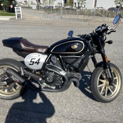 Ducati Cafe Racer Scrambler 