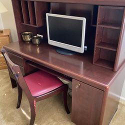 Vintage 1990s  Cherry colored Office Den Student desk and chair only