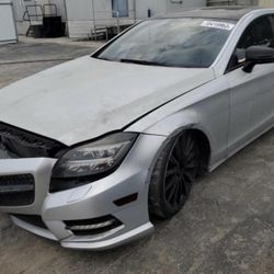 Partes Y Piezas MERCEDEZ Benz cLS-(contact info removed)