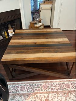 Material: Está fabricada con piezas sólidas de pino brasileño!