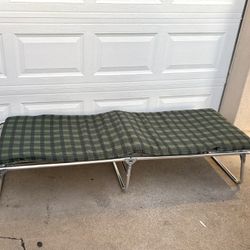 Aluminum Folding Camping Cot with Pad