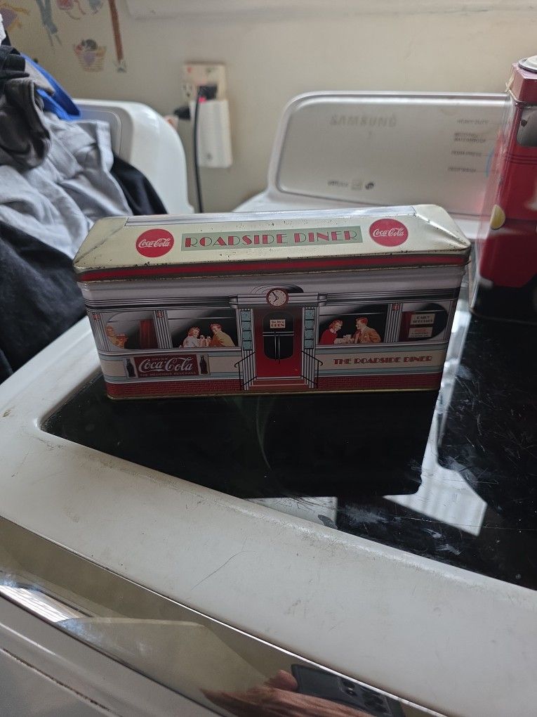 vintage Coca-Cola "Roadside Diner" collectible tin
