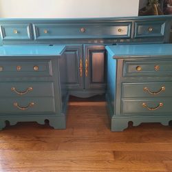 refinished dresser with night stands real wood in excellent condition 