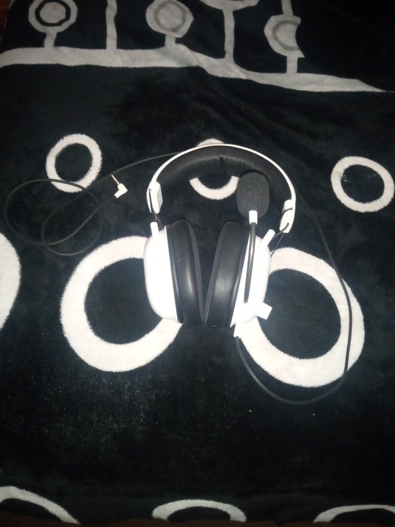 Razer Black sharks V2 (White)