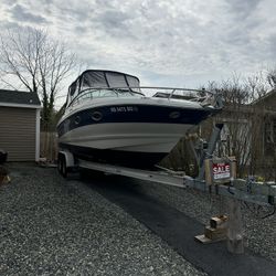 2008 Crownline 255CR