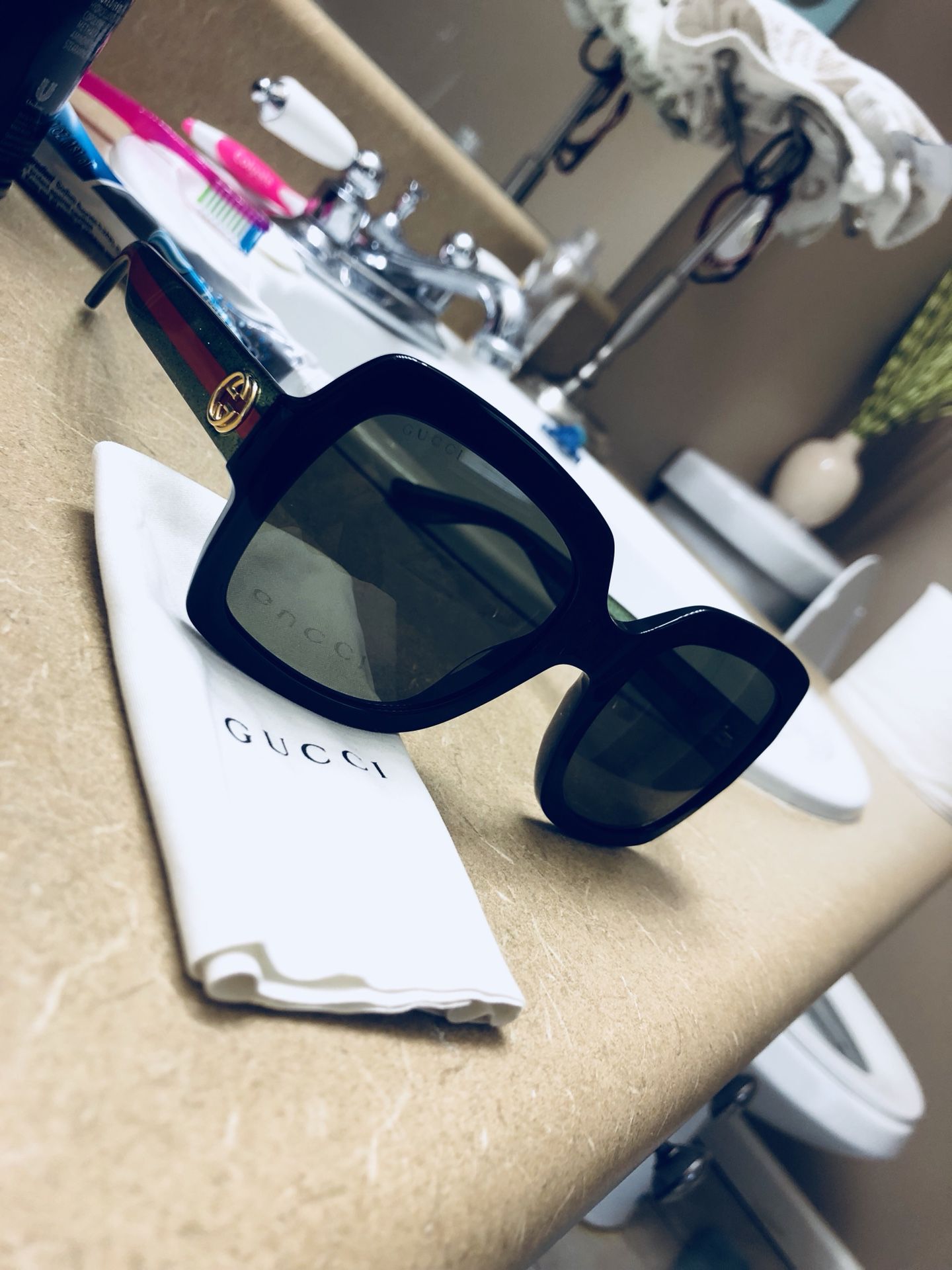 Authentic Woman Gucci Sunglasses