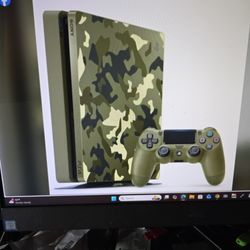 Sony PlayStation 4 Slim 2 TB Hard Drive  Call Of Duty Warfare Camouflage With Controller Still Like New