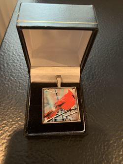 Red Robin pendant
