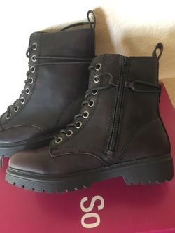 SO Women Lace Up/Zipper Combat Boots Burgundy Size 6 Medium
