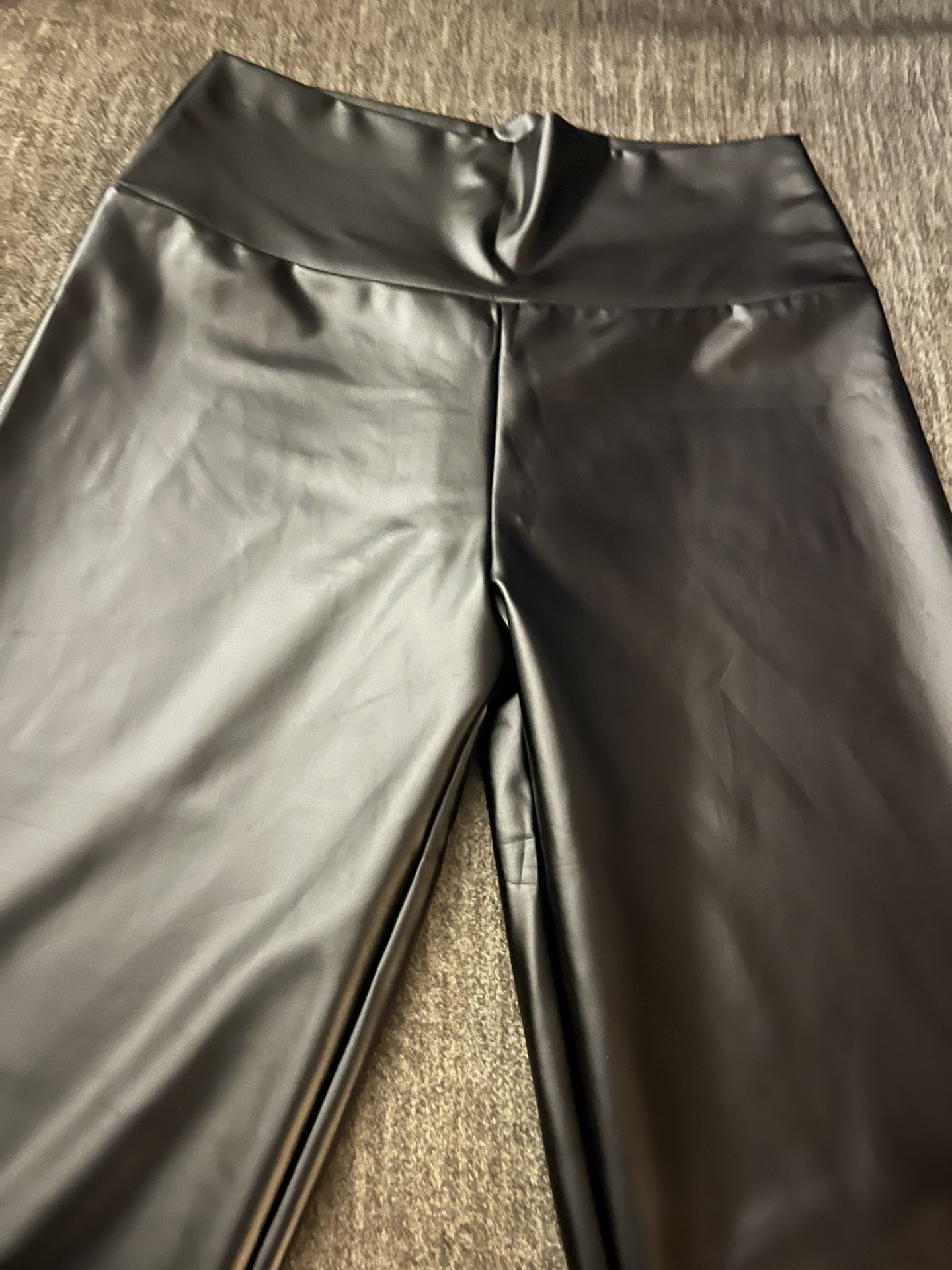 AVAILABLE - Faux Leather XL Leggings