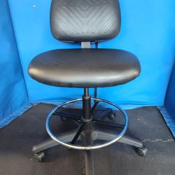 $40 each firm, Yes, It's Available, 2 Available, Cramer Stool chair, Model RPMM2 Rhino Plus Med BLK, Excellent Condition,  office stool