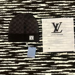 black Iv beanie