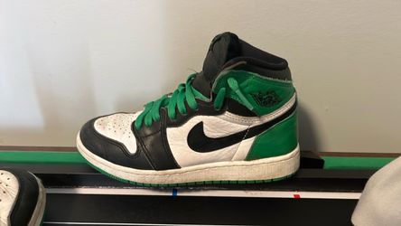 Nike shoes size 4