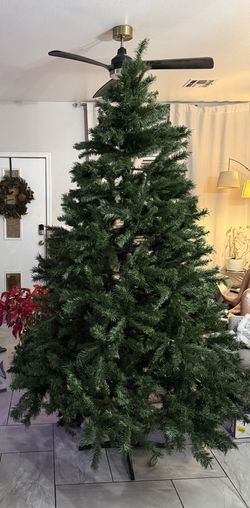 7.5 Feet Tall Christmas Tree 