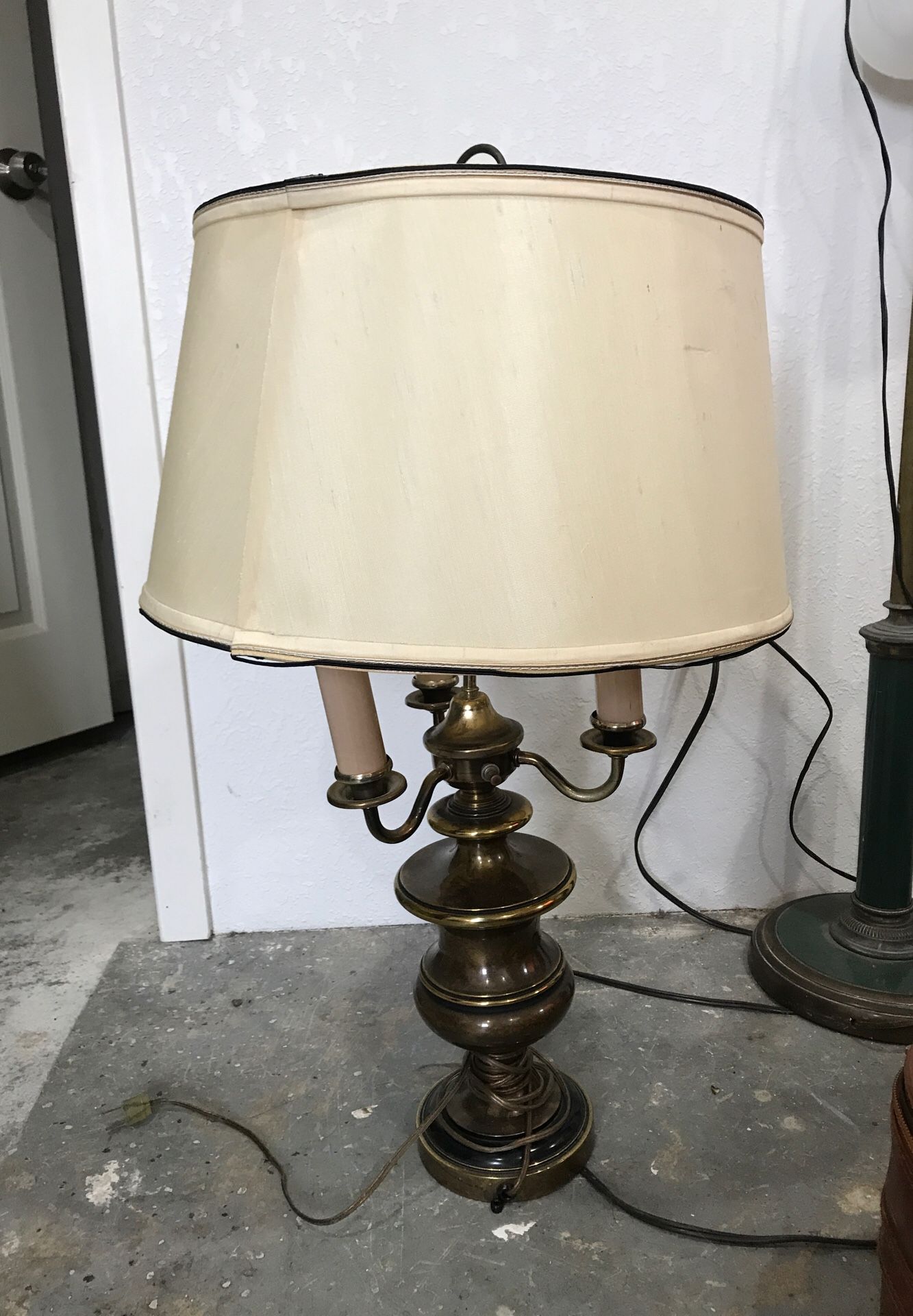 Table lamp