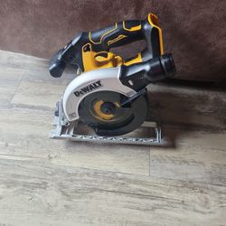 Dewalt 20v CIRCULAR SAW 6 1/2"