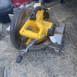 Dewalt 12” Saw.  Model DWS715