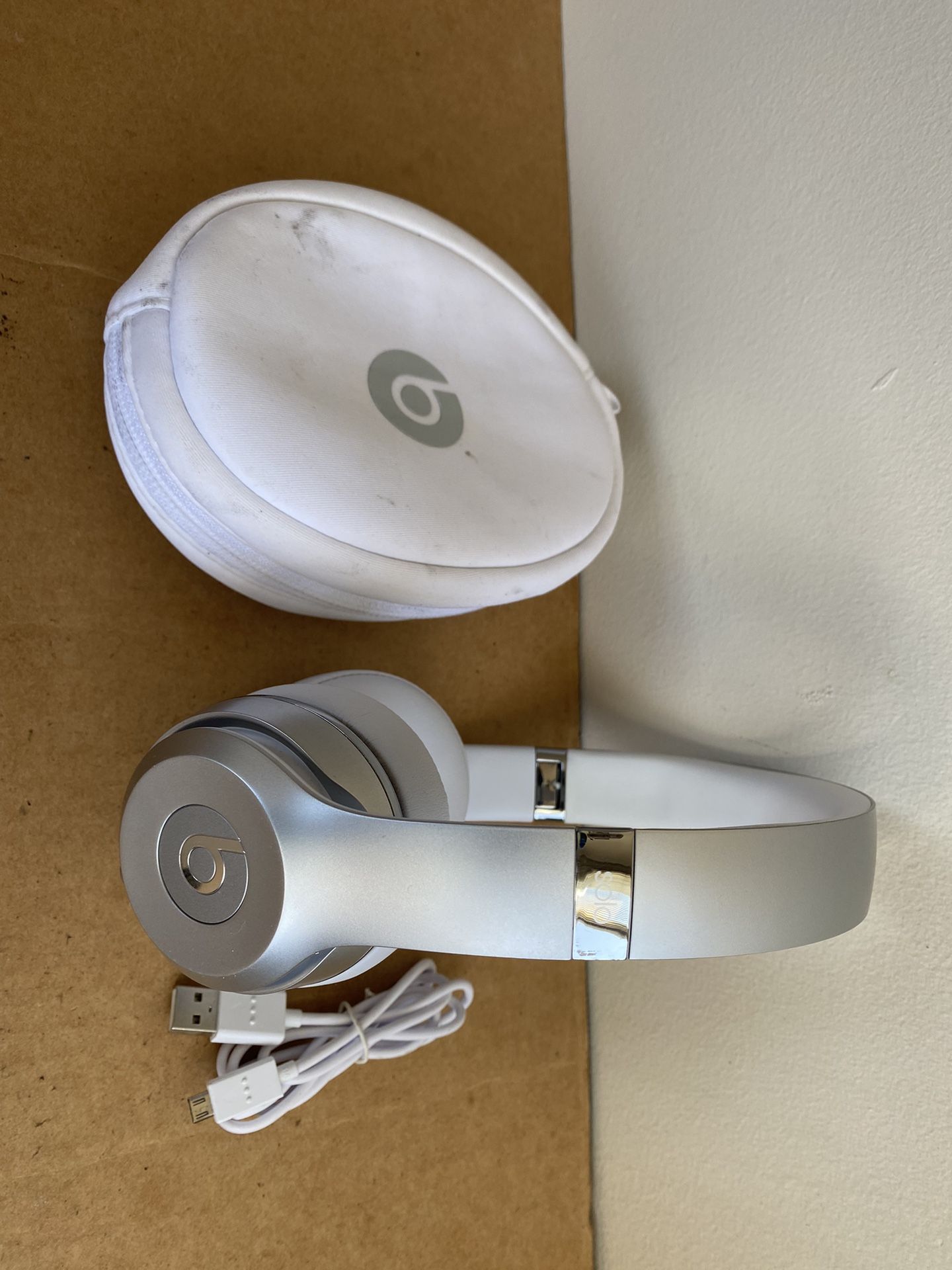 Beats Solo Wireless Headphones