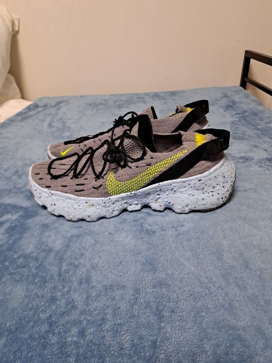 Nike Space Hippie 04