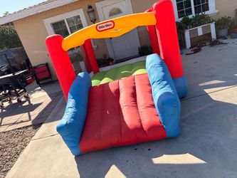 Little Tikes Inflatable Bounce House