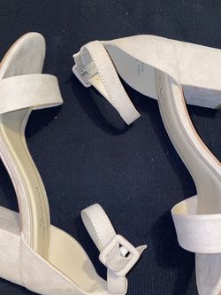 Brand New Women’s Chinese Laundry Nude Heels Size 8