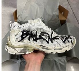 Balenci white graffiti