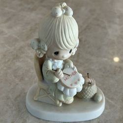 Jonathan And  David. 1979 Mother Sew Dear Porcelain Figurine 